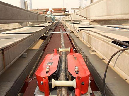 牽引輸送電纜的新型電纜輸送機專利 牽引輸送電纜的新型電纜輸送機專利